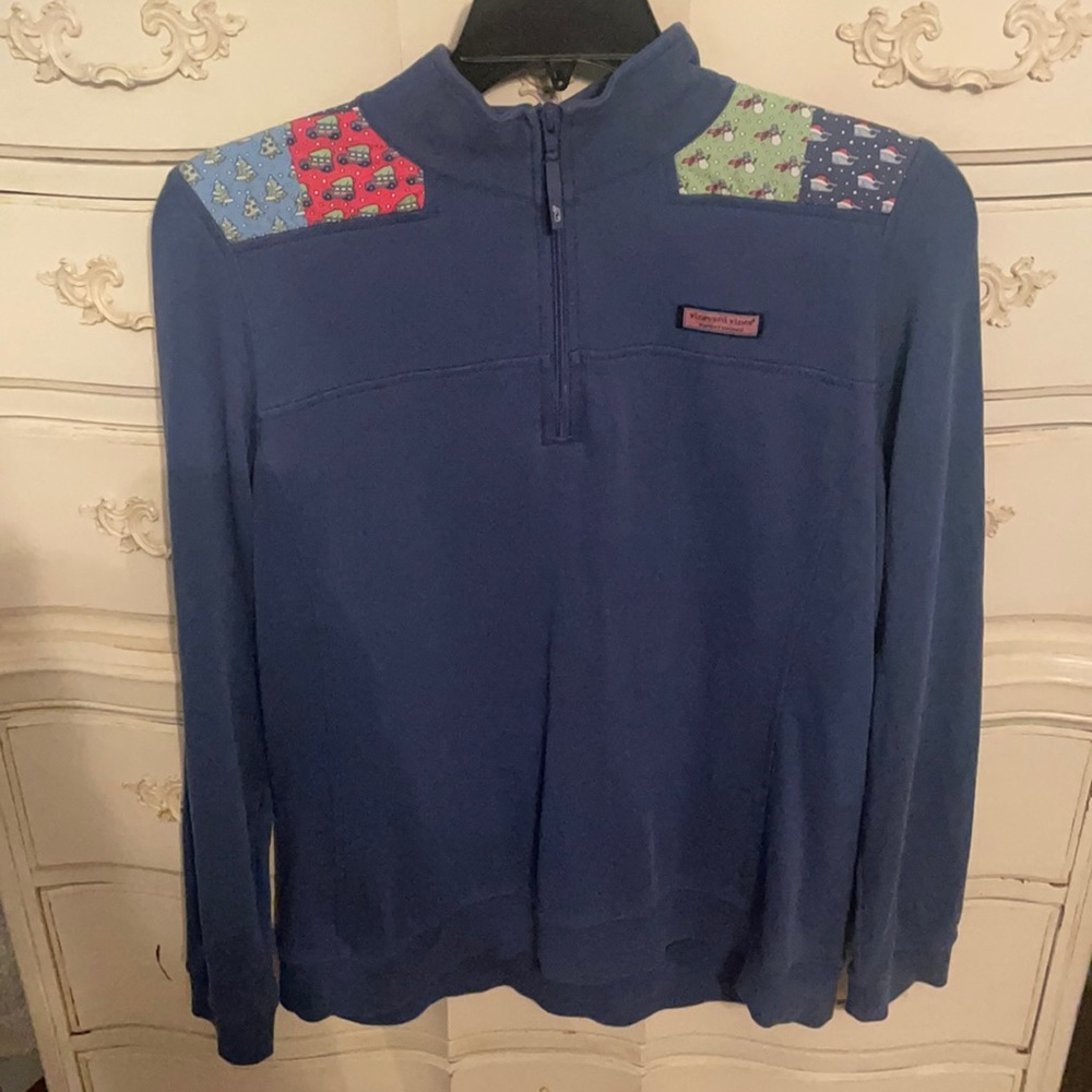 Christmasy vineyard vines shirt